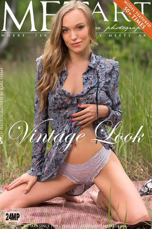 Vintage Look photo set, featuring Aislin.