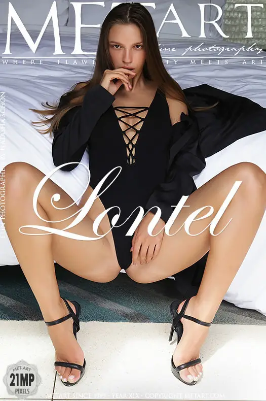 Lontel photo set, featuring Elin.