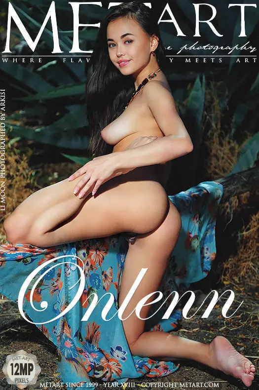 Onlenn photo set, featuring Li Moon.